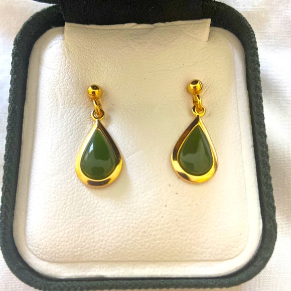 Jonz Jewelry - 🎉HP🎉 Jonz Gold & Green Dangle Earrings